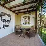Cinema Themed House In 度假居 阿尔戈斯托利翁