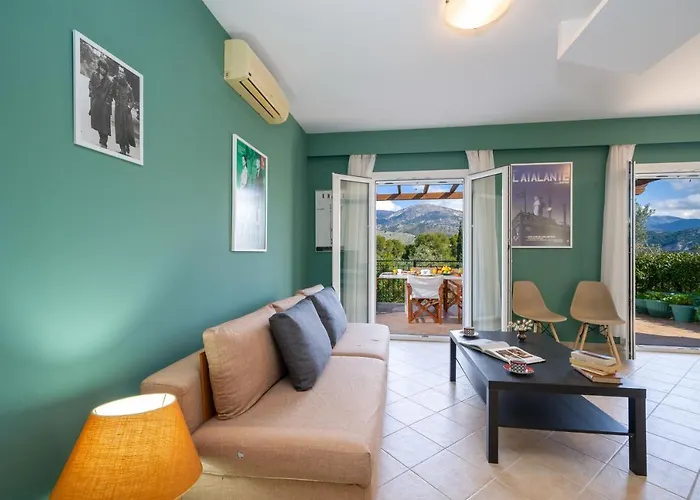 Ferienhaus Cinema Themed House In *